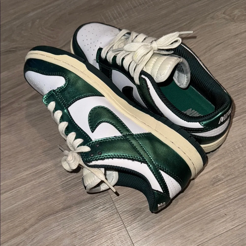Nike Forest Green and White Low Tops - Picture 2 of 4
